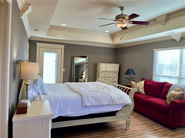 321 Essex Way, Centerton, AR 72719