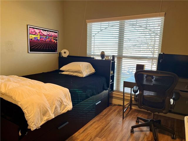 321 Essex Way, Centerton, AR 72719