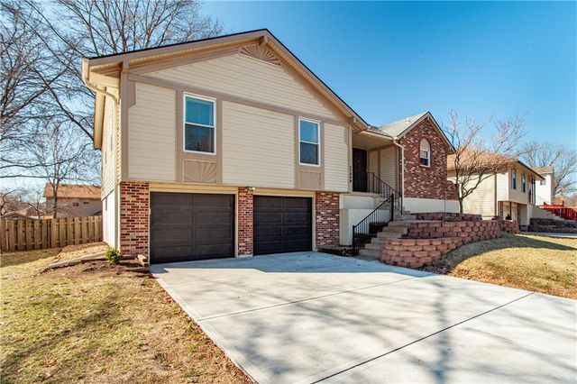 17209 51st Terrace Court S, Independence, MO 64055