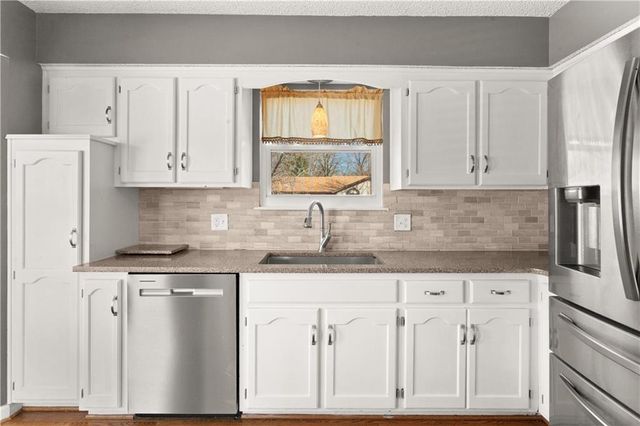 17209 51st Terrace Court S, Independence, MO 64055