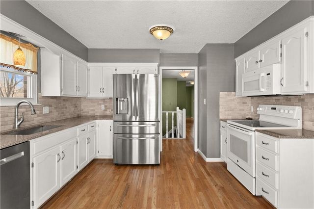 17209 51st Terrace Court S, Independence, MO 64055