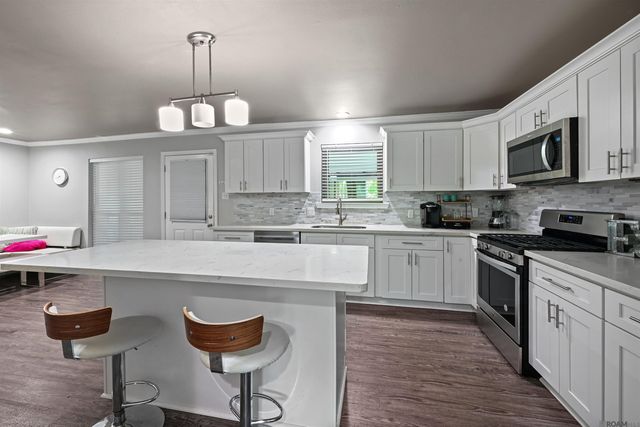 10890 Brown Rd, St Francisville, LA 70775