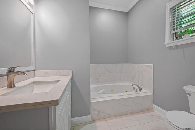 10890 Brown Rd, St Francisville, LA 70775