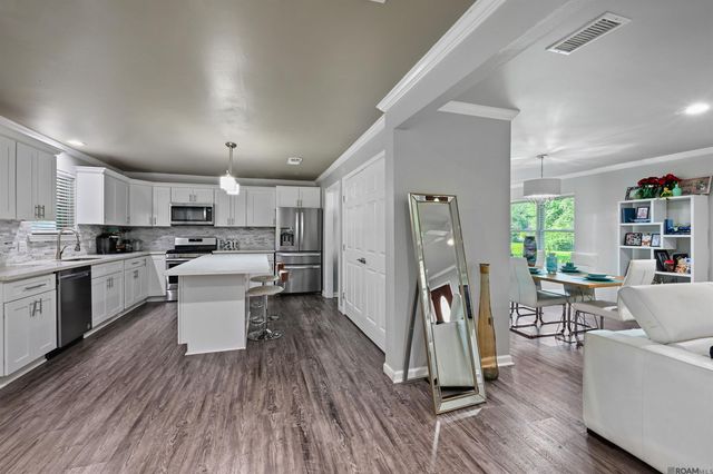 10890 Brown Rd, St Francisville, LA 70775