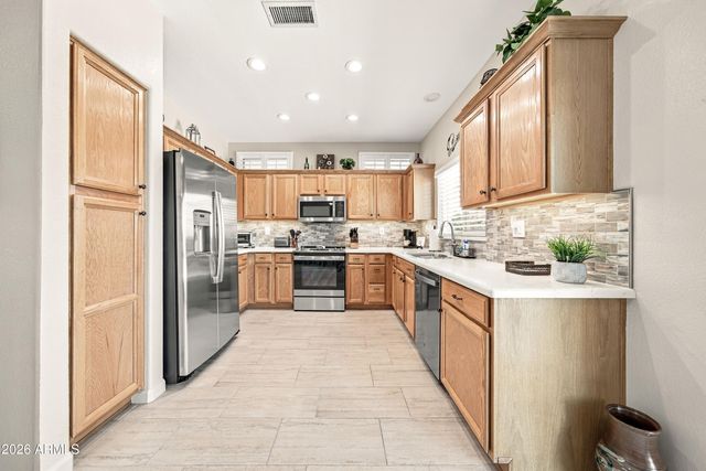13664 W RAVENSWOOD Drive, Sun City West, AZ 85375
