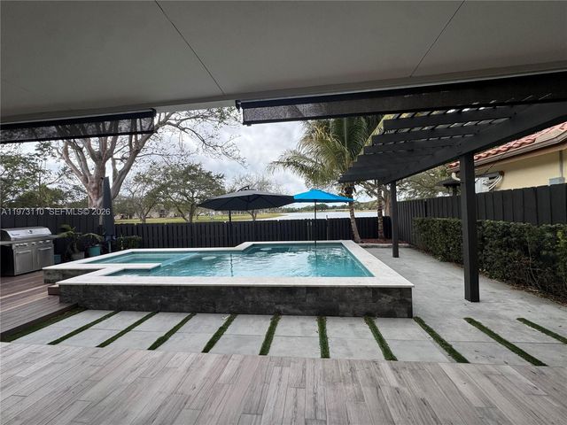 10042 SW 147th Pl, Miami, FL 33196