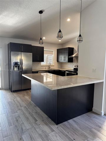 10042 SW 147th Pl, Miami, FL 33196