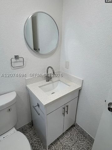 1811 NW 19th Ter 8, Miami, FL 33125