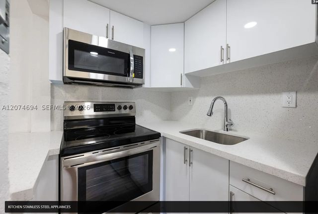 1811 NW 19th Ter 8, Miami, FL 33125