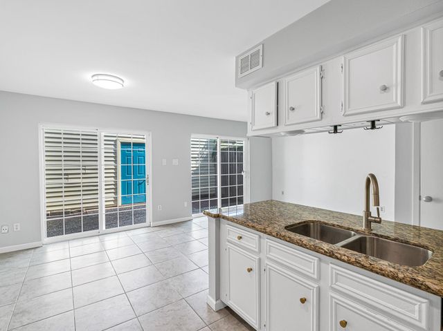 2568 Bering Drive, Houston, TX 77057