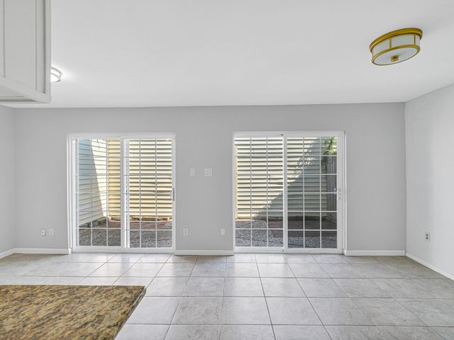 2568 Bering Drive, Houston, TX 77057