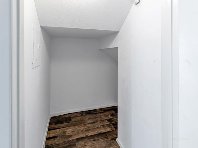 2568 Bering Drive, Houston, TX 77057