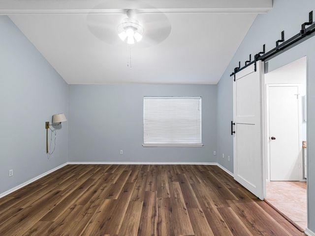 2568 Bering Drive, Houston, TX 77057