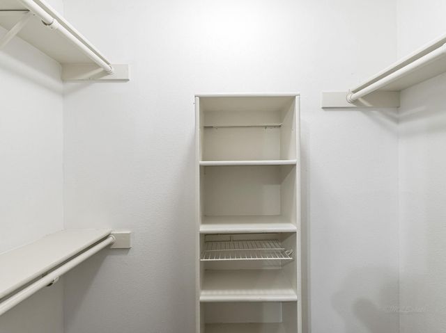 2568 Bering Drive, Houston, TX 77057