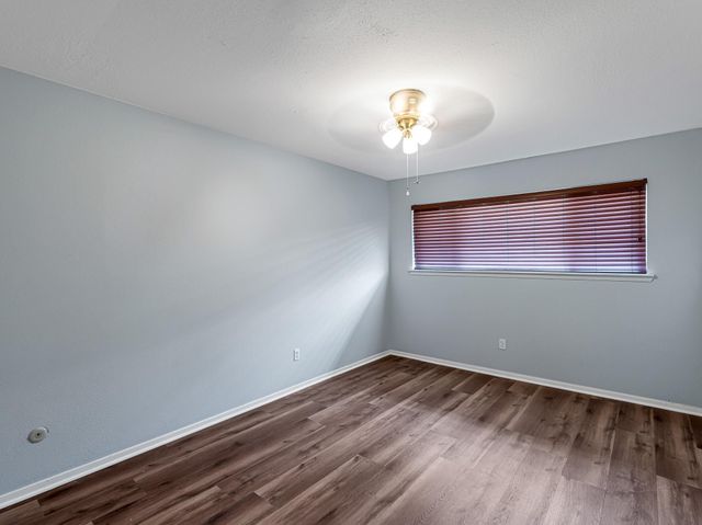 2568 Bering Drive, Houston, TX 77057