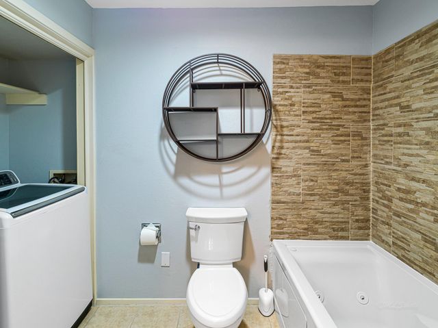 2568 Bering Drive, Houston, TX 77057