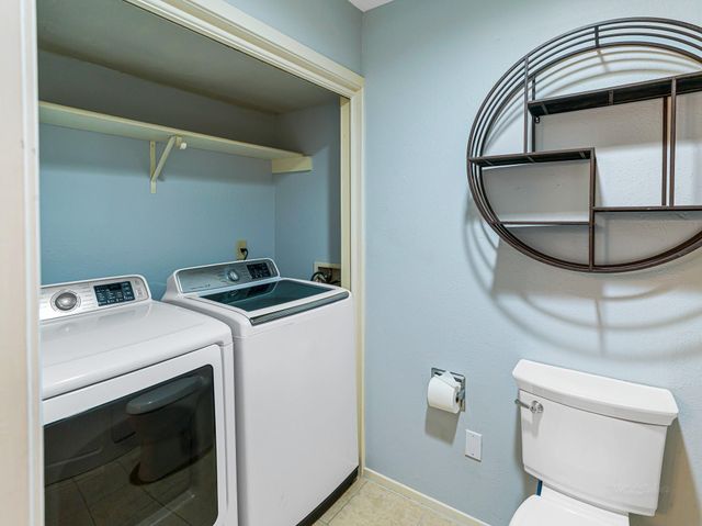 2568 Bering Drive, Houston, TX 77057