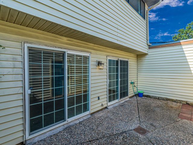 2568 Bering Drive, Houston, TX 77057