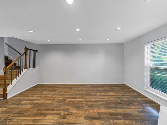 2568 Bering Drive, Houston, TX 77057