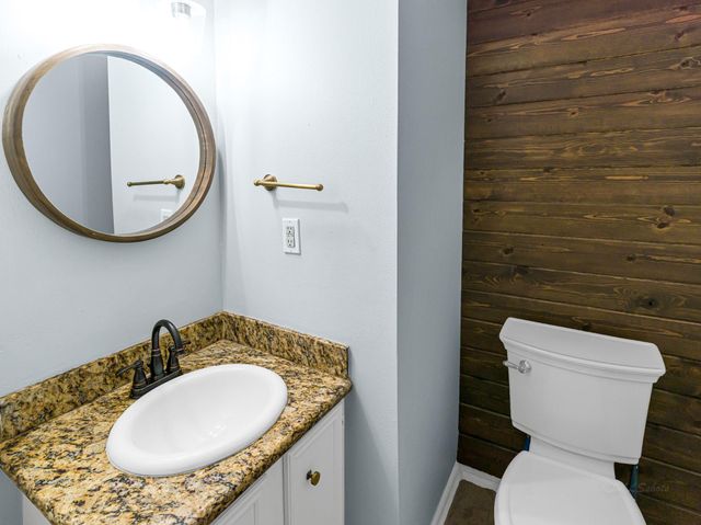 2568 Bering Drive, Houston, TX 77057