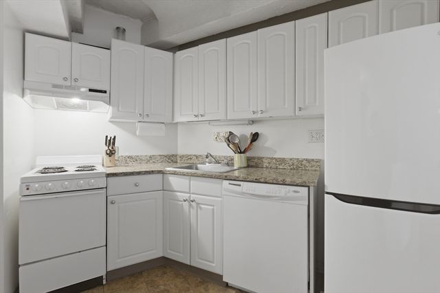 12 Stoneholm Street 425, Boston, MA 02115