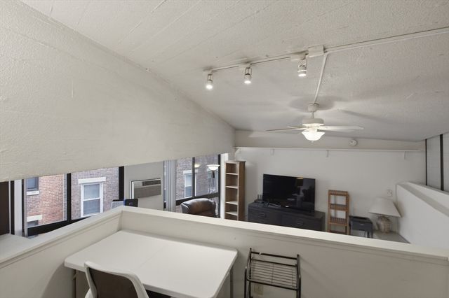 12 Stoneholm Street 425, Boston, MA 02115