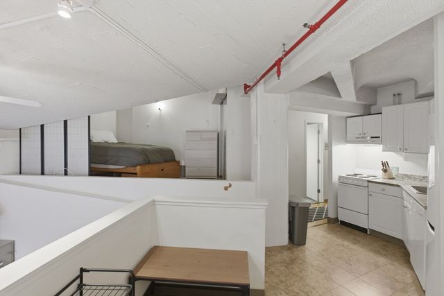 12 Stoneholm Street 425, Boston, MA 02115