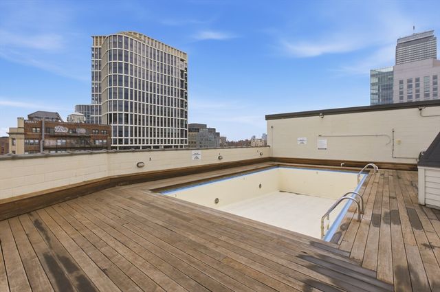 12 Stoneholm Street 425, Boston, MA 02115