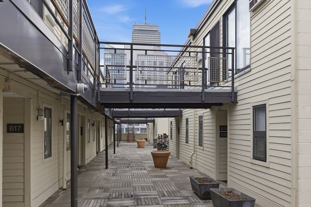 12 Stoneholm Street 425, Boston, MA 02115