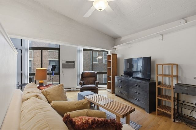 12 Stoneholm Street 425, Boston, MA 02115