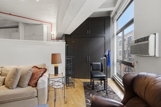 12 Stoneholm Street 425, Boston, MA 02115