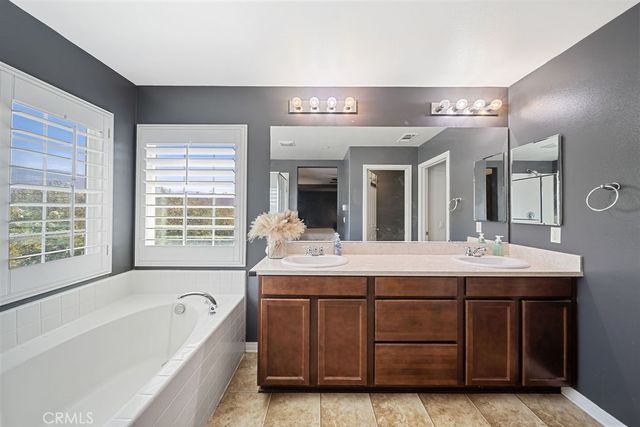 17582 Comfrey Dr., San Bernardino, CA 92407