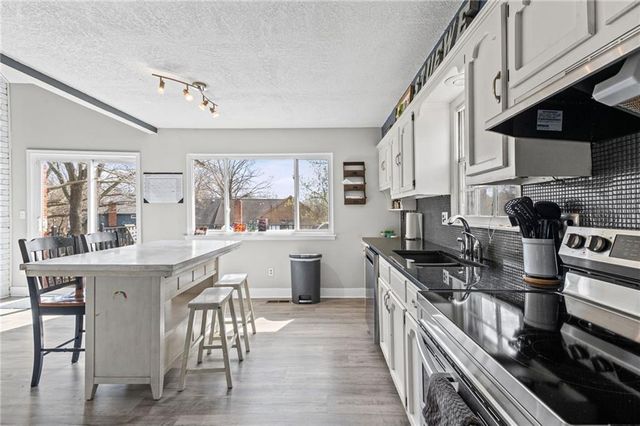 12725 W 116th Street, Overland Park, KS 66210