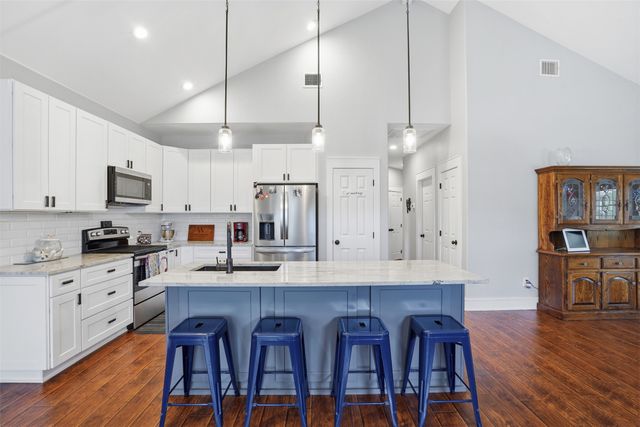5016 Elizabeth Street, Granbury, TX 76048