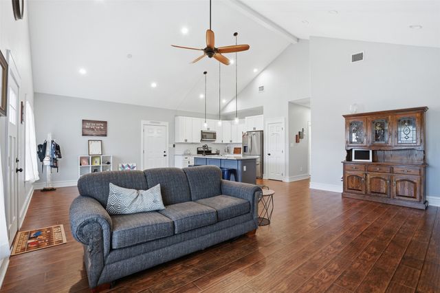 5016 Elizabeth Street, Granbury, TX 76048