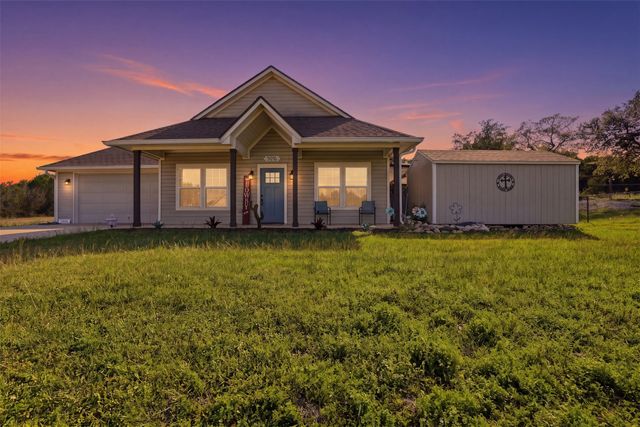 5016 Elizabeth Street, Granbury, TX 76048
