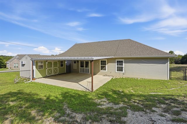 5016 Elizabeth Street, Granbury, TX 76048