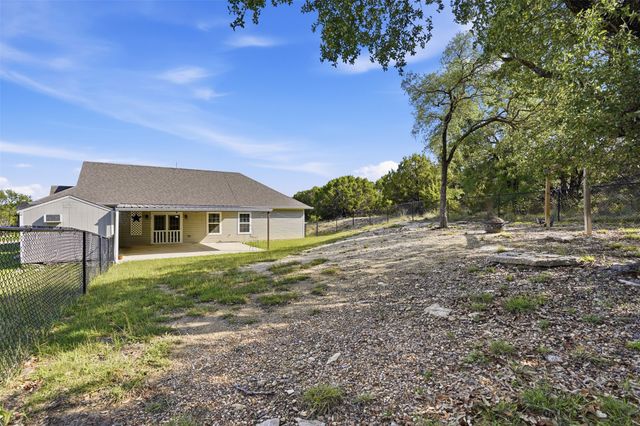 5016 Elizabeth Street, Granbury, TX 76048