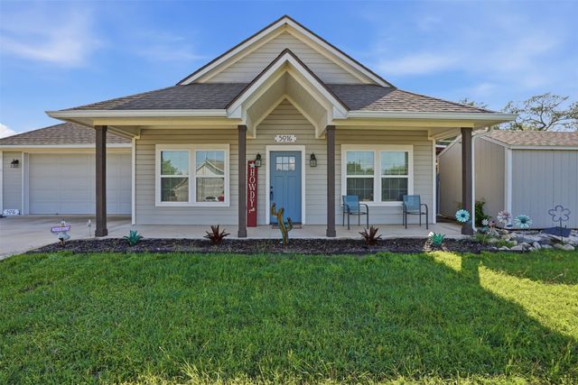 5016 Elizabeth Street, Granbury, TX 76048