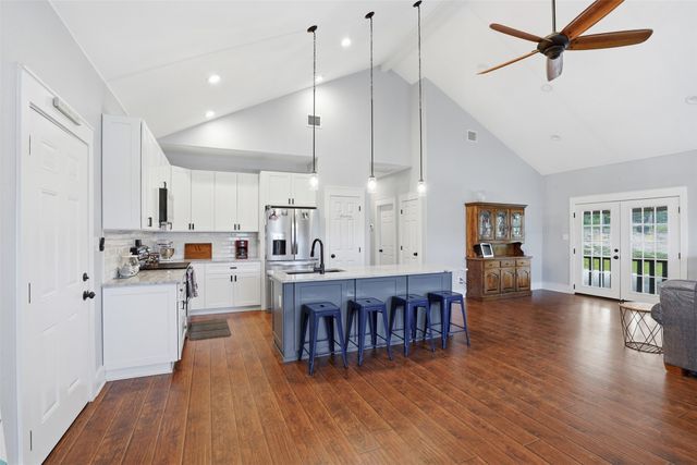 5016 Elizabeth Street, Granbury, TX 76048