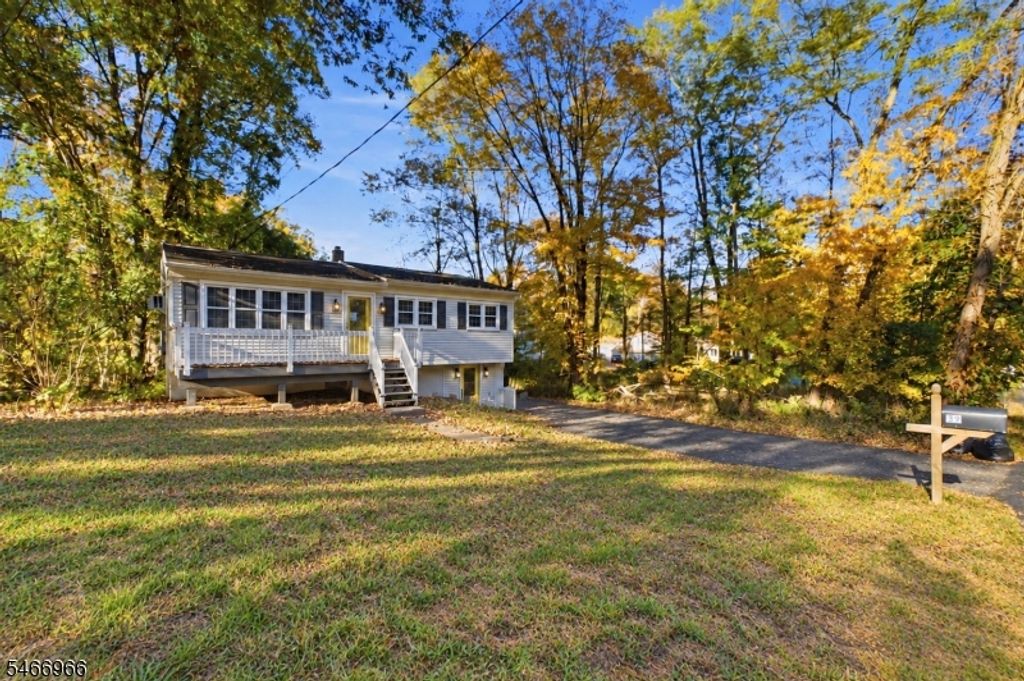 39 Brookwood Dr, Byram Twp., NJ 07874 — exterior