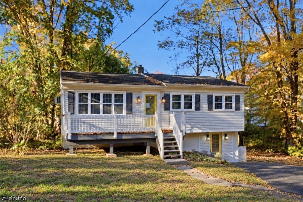 39 Brookwood Dr, Byram Twp., NJ 07874 — photo 3