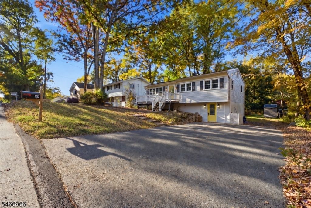 39 Brookwood Dr, Byram Twp., NJ 07874 — photo 4