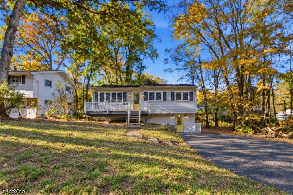 39 Brookwood Dr, Byram Twp., NJ 07874 — photo 5
