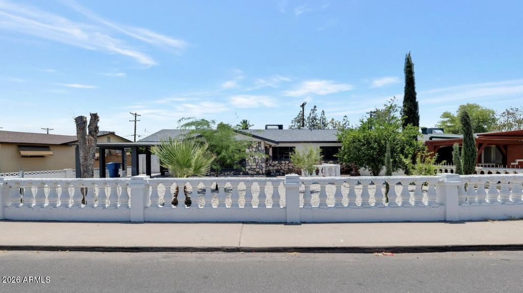 3709 E SHERIDAN Street, Phoenix, AZ 85008