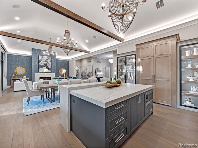 160 Darling Drive, Lake Orion, MI 48362