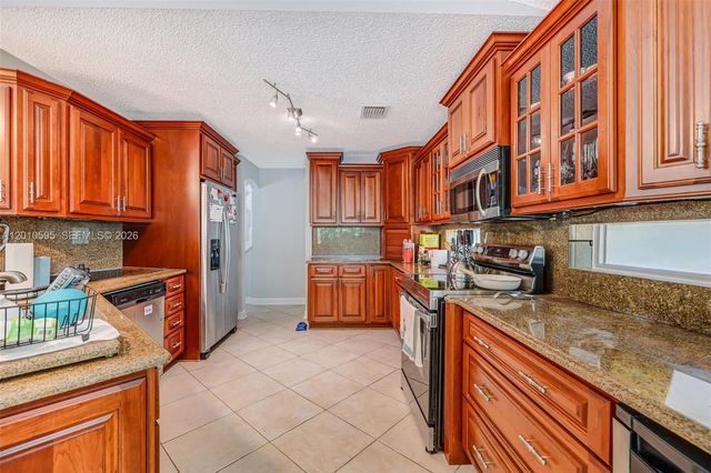 1065 Weeping Willow Way, Hollywood, FL 33019