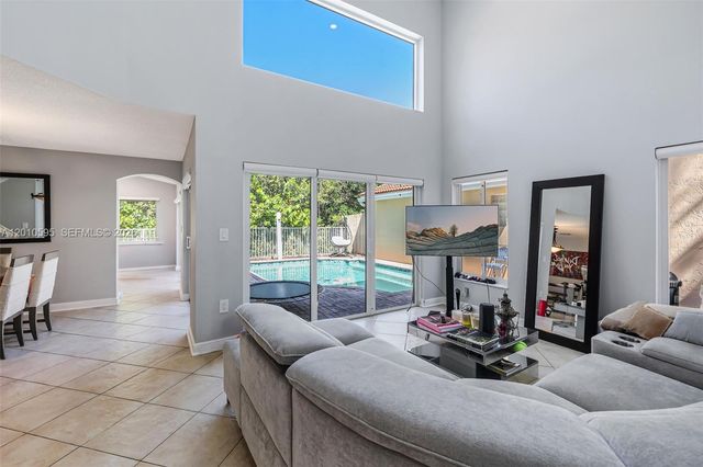 1065 Weeping Willow Way, Hollywood, FL 33019