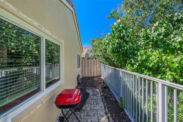 1065 Weeping Willow Way, Hollywood, FL 33019