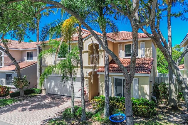 1065 Weeping Willow Way, Hollywood, FL 33019